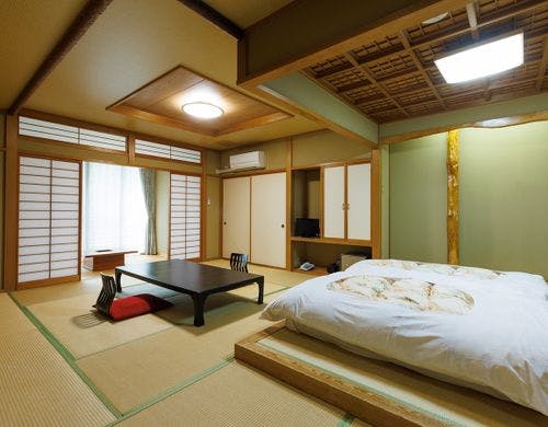 【富士山側】16畳和室ベッドタイプ