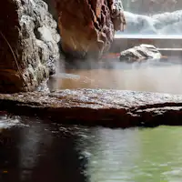 Kolam mandi besar (mandi dalaman)