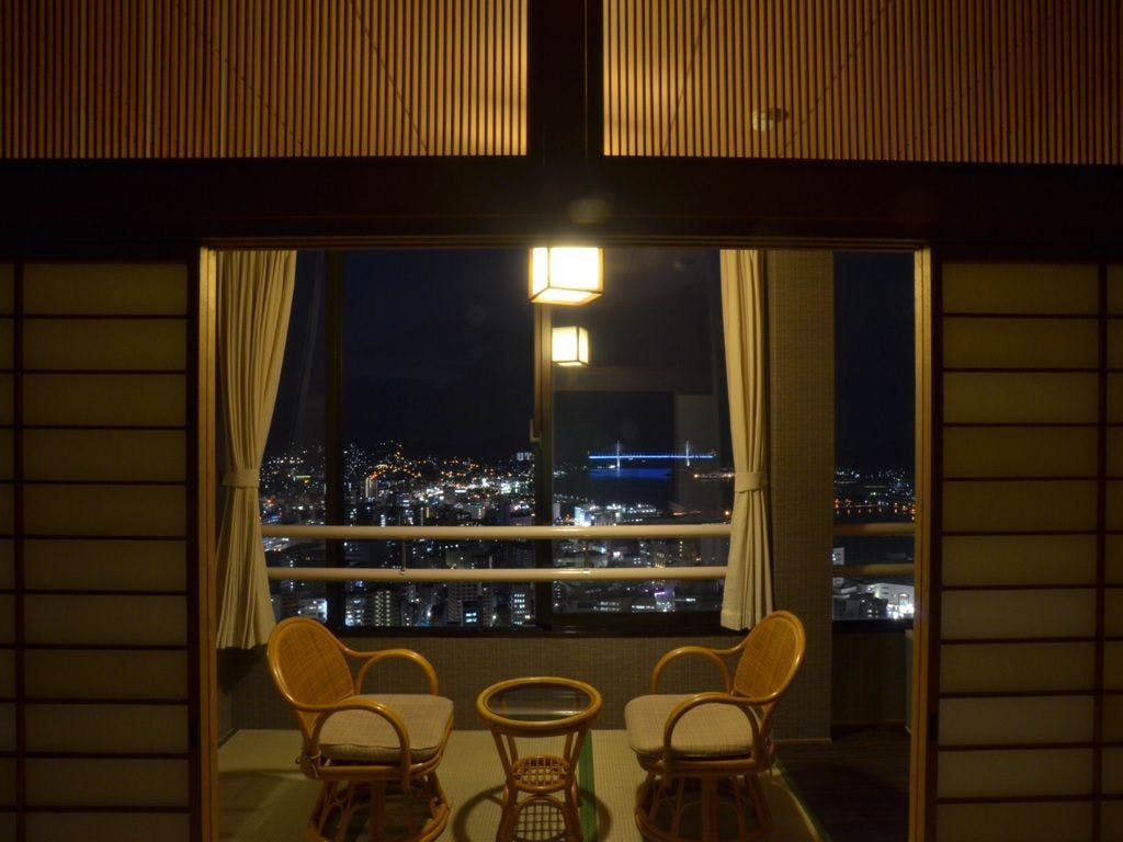 ห้องสไตล์ญี่ปุ่นฝั่งวิวกลางคืน (ตัวอย่าง)
