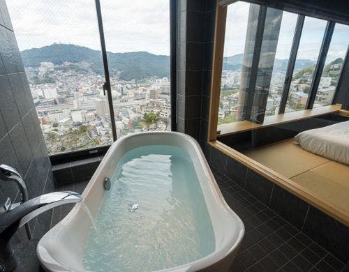 モダン和洋室（夜景）