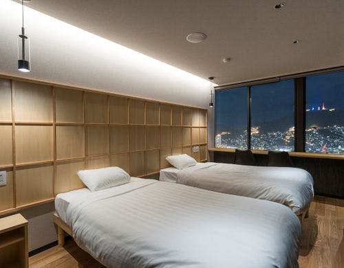 モダン洋室（夜景）