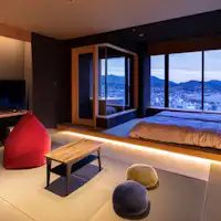 ห้องพักสไตล์ญี่ปุ่นและตะวันตกพร้อมวิวทิวทัศน์ที่งดงาม