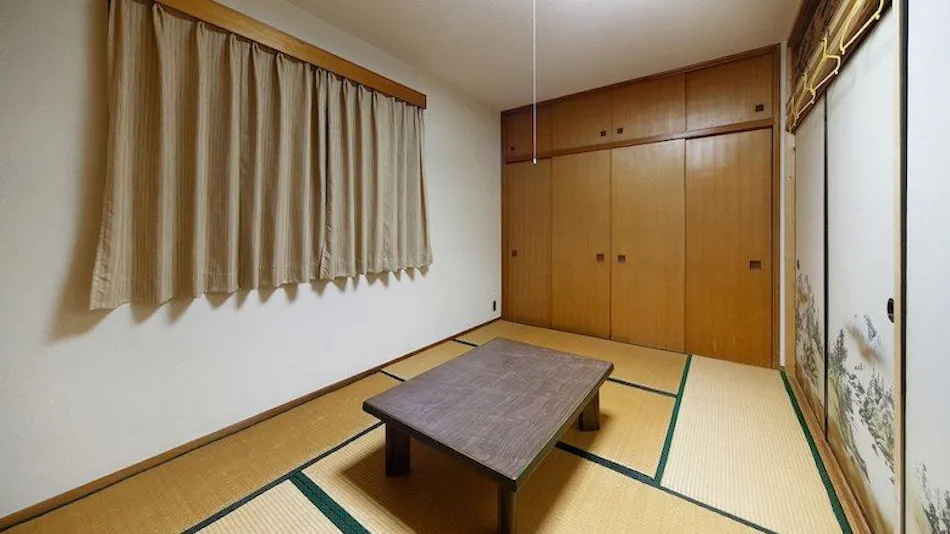 Travelers' Road Kirin House