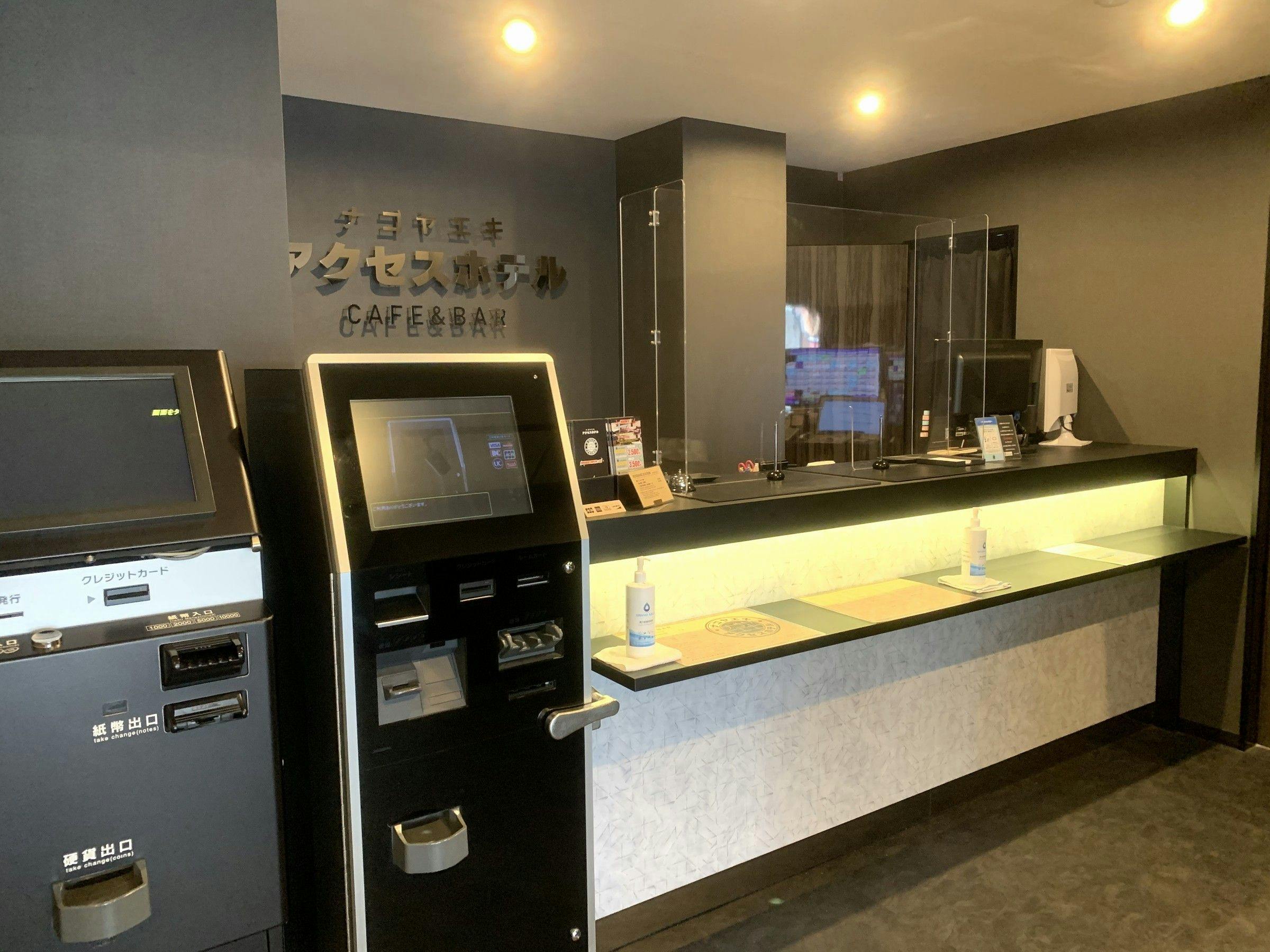 ติดตั้งแผ่นอะคริลิกเพื่อป้องกันโควิด-19