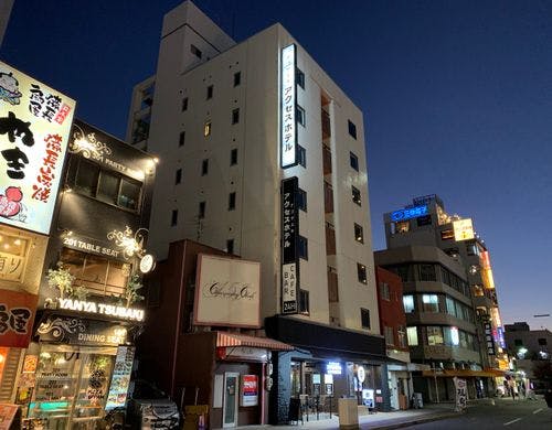 ホテル外観夜
