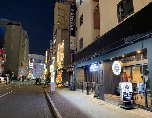 ホテル外観　夜
