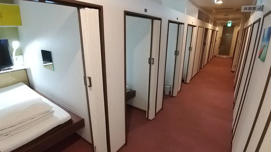 Capsule Hotel The Inn