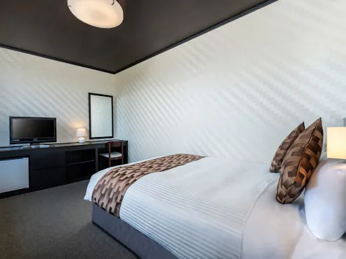 Standard Double (with bath)