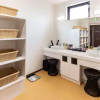 ห้องอาบน้ำรวมและห้องเปลี่ยนเสื้อผ้า