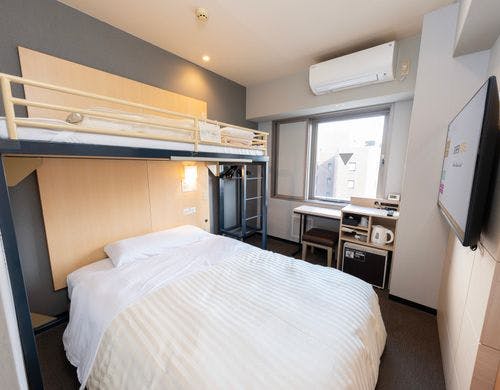 お子様に人気のロフトベッド付です。