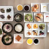 คุณสามารถเพลิดเพลินกับทั้งอาหารญี่ปุ่นและอาหารตะวันตก