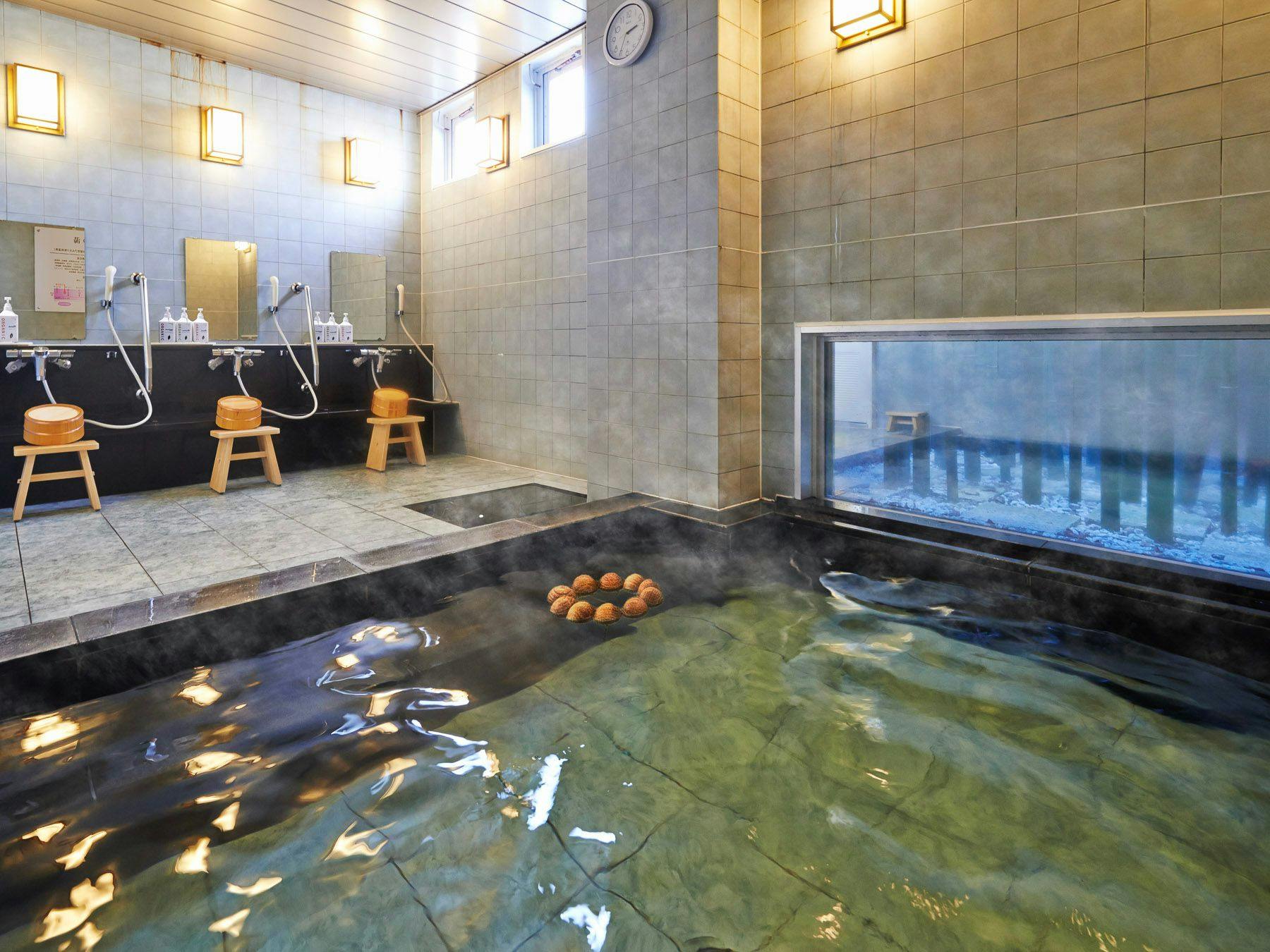 แช่ตัวในอ่างน้ำและผ่อนคลายไปกับช่วงเวลาของคุณ