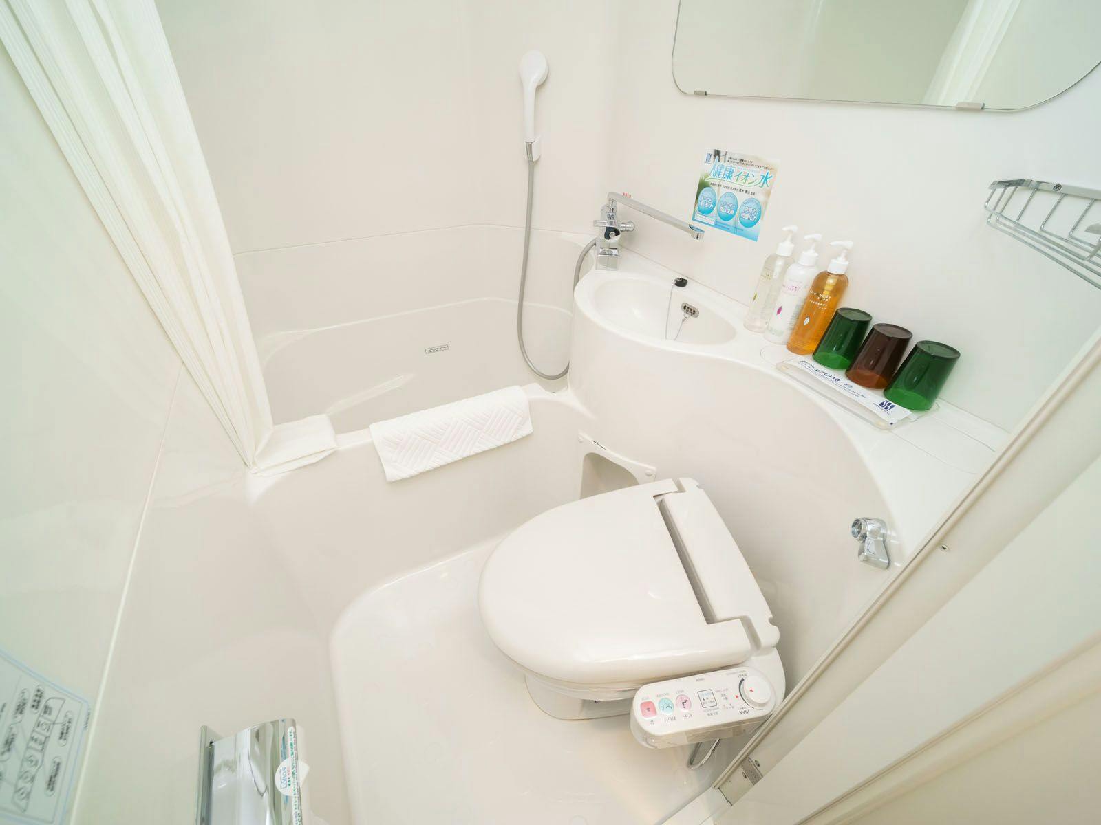 Semua kamar dilengkapi dengan unit kamar mandi.