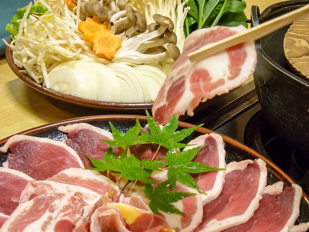 รสอูมามิจากเป็ด หมูป่า และไก่ฟ้าผสมผสานกัน