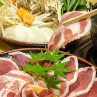 รสอูมามิจากเป็ด หมูป่า และไก่ฟ้าผสมผสานกัน