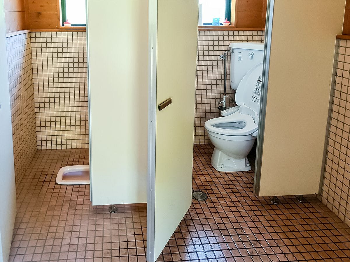 ・มีห้องน้ำพร้อมฟังก์ชันล้าง