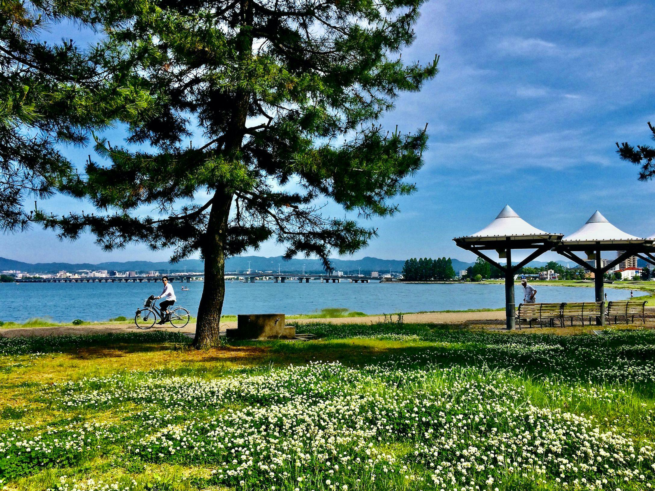 สวนสาธารณะนางิสะริมทะเลสาบโอตสึ หาดยูมิ