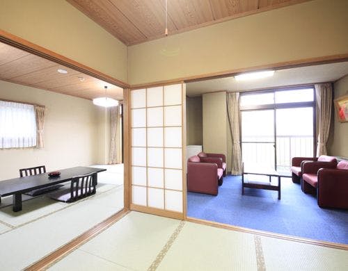 和室12畳+4.5畳（3階）バス付洗浄トイレ付