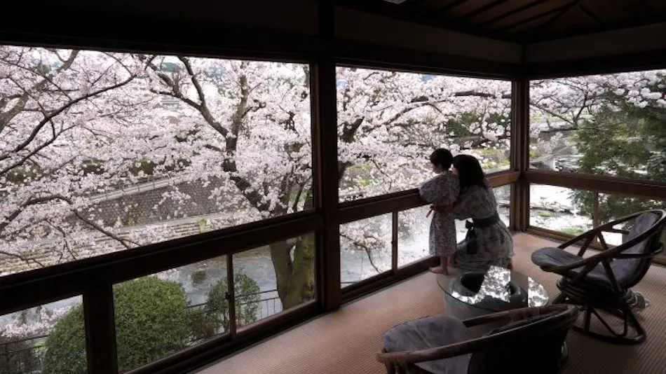 Inn of Flowers and Hospitality, SHOEN