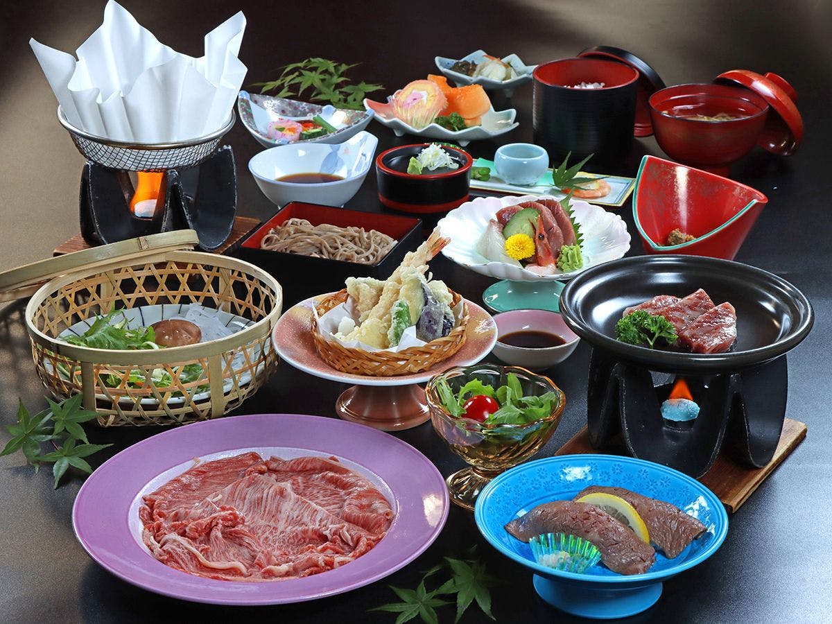 มื้ออาหารไคเซกิที่มีเนื้อวัวมาเอะซาวะ