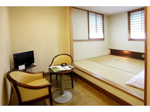 Kamar bergaya Jepang di gedung utama