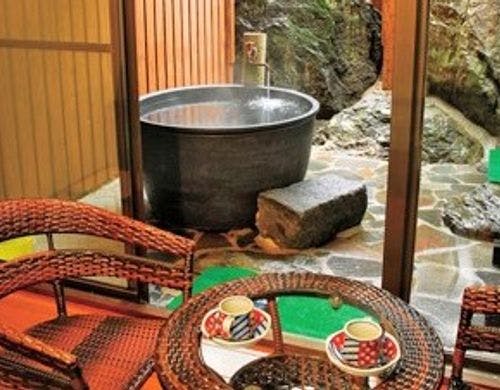 客室露天風呂一例