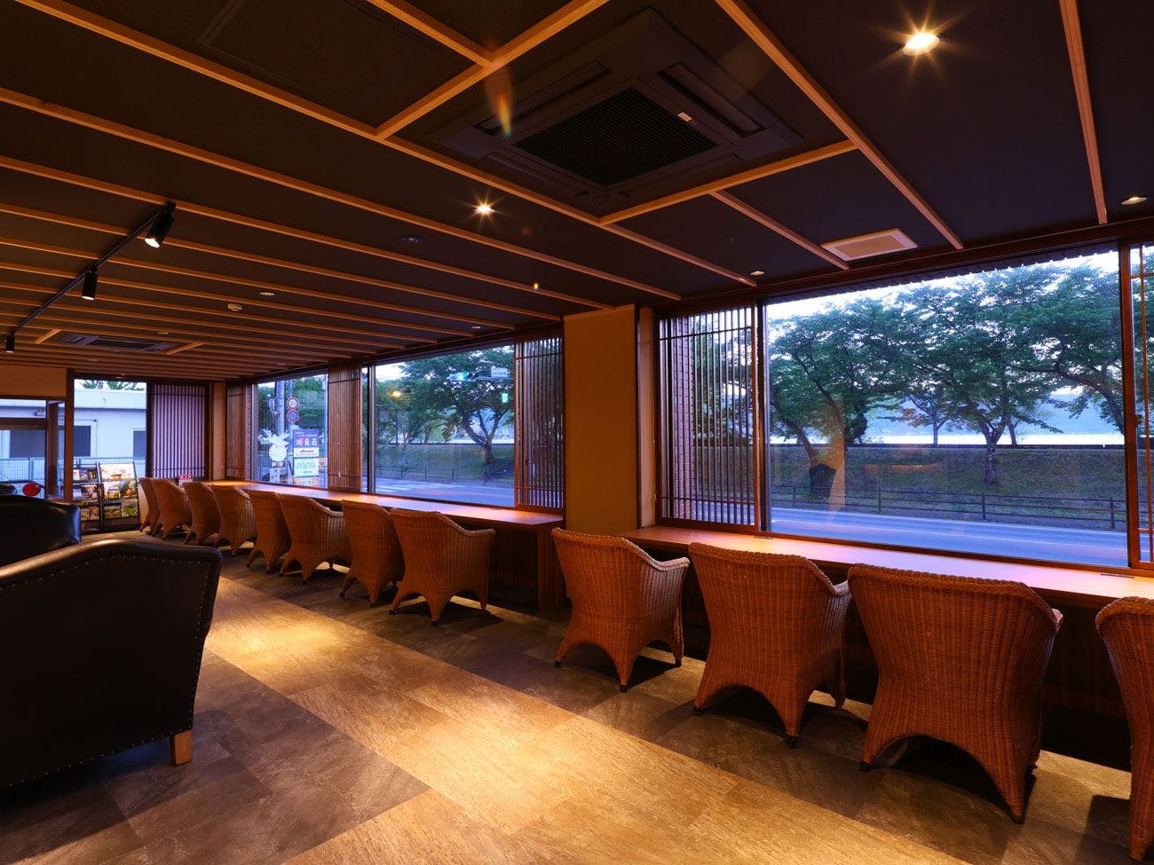 Suwakoen Inn by Lake Suwa