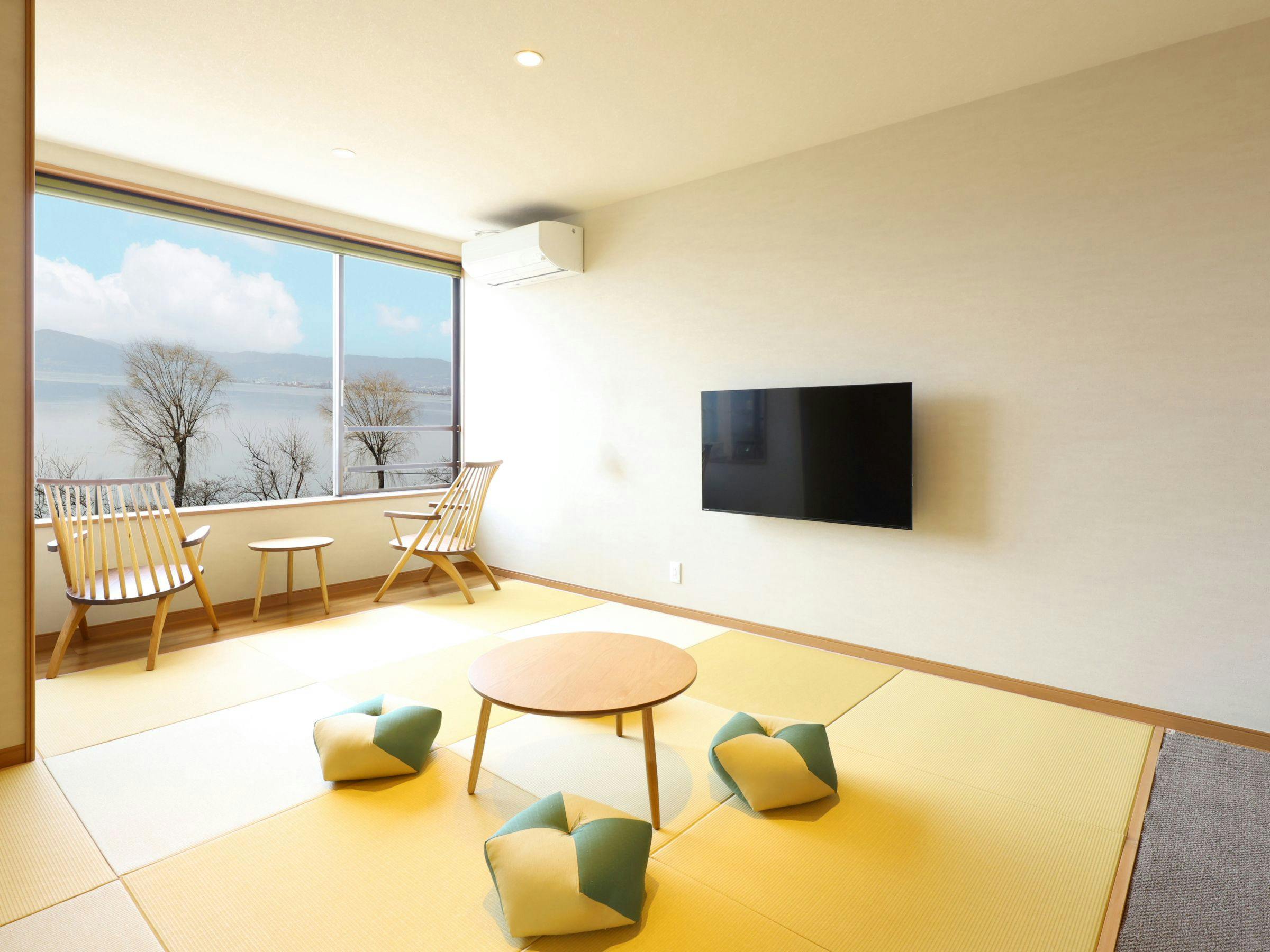 Suwakoen Inn by Lake Suwa