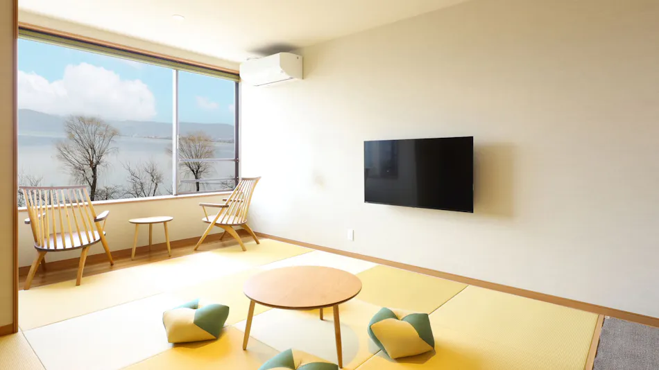 Suwakoen Inn by Lake Suwa