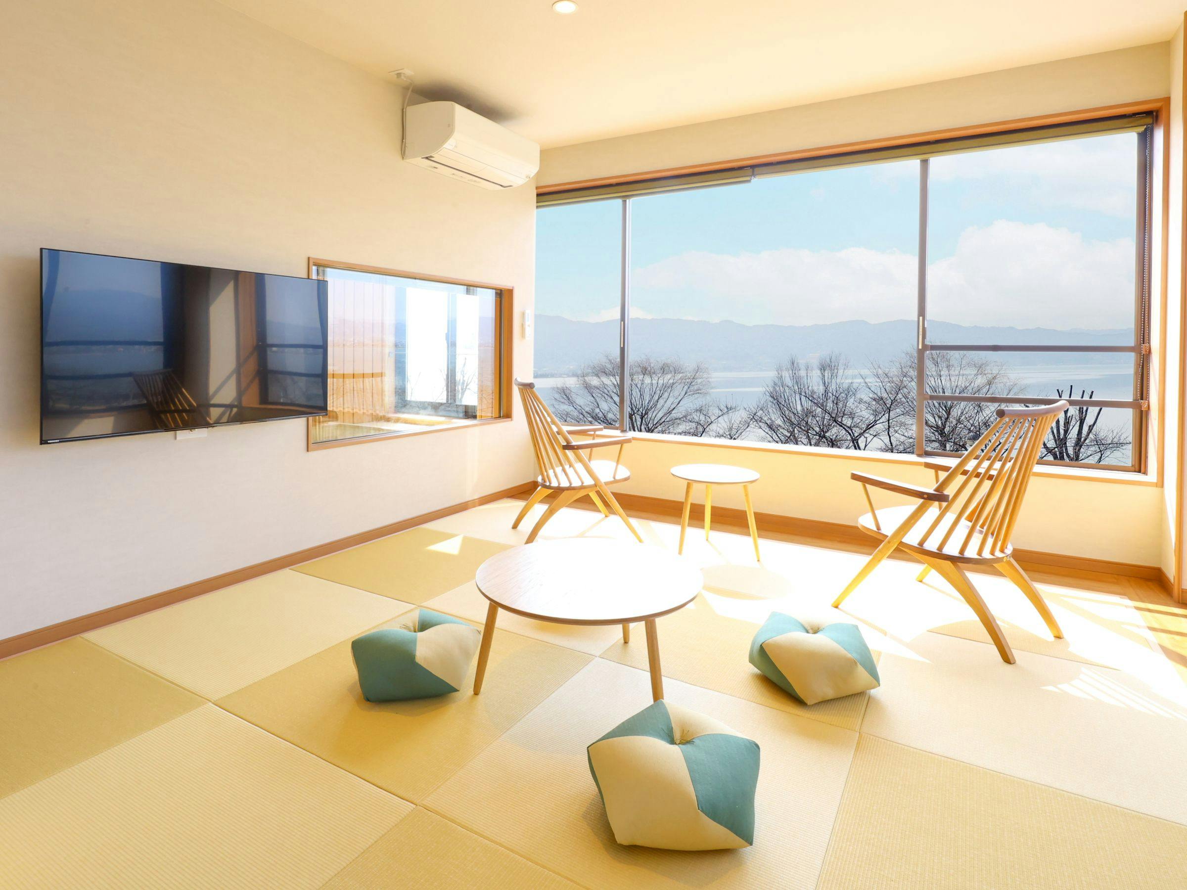 Suwakoen Inn by Lake Suwa