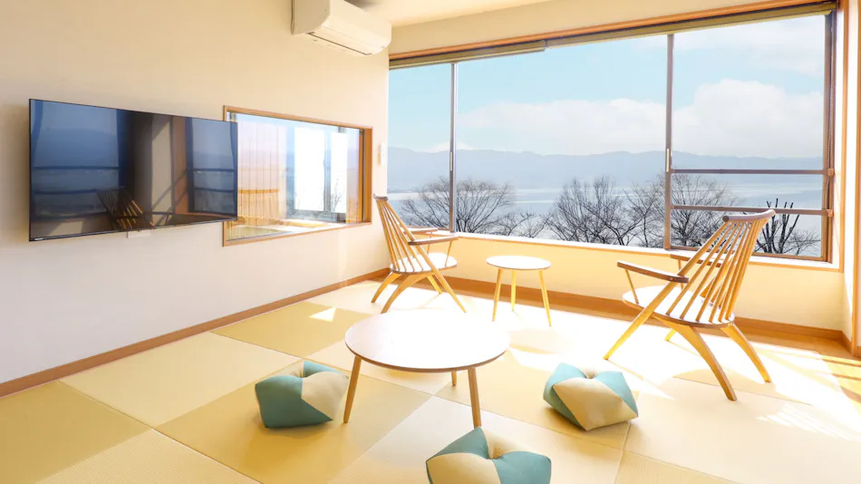 Suwakoen Inn by Lake Suwa