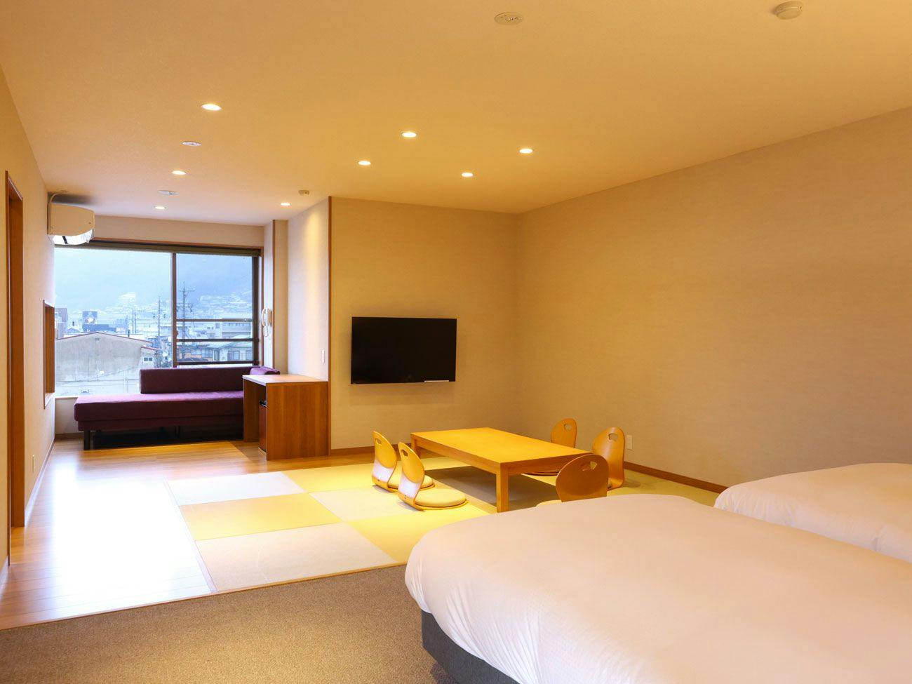 Suwakoen Inn by Lake Suwa