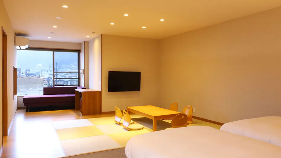 Suwakoen Inn by Lake Suwa