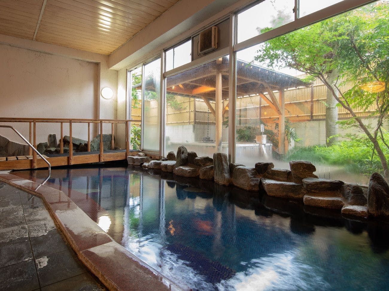 Suwakoen Inn by Lake Suwa