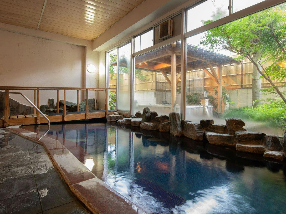 Suwakoen Inn by Lake Suwa