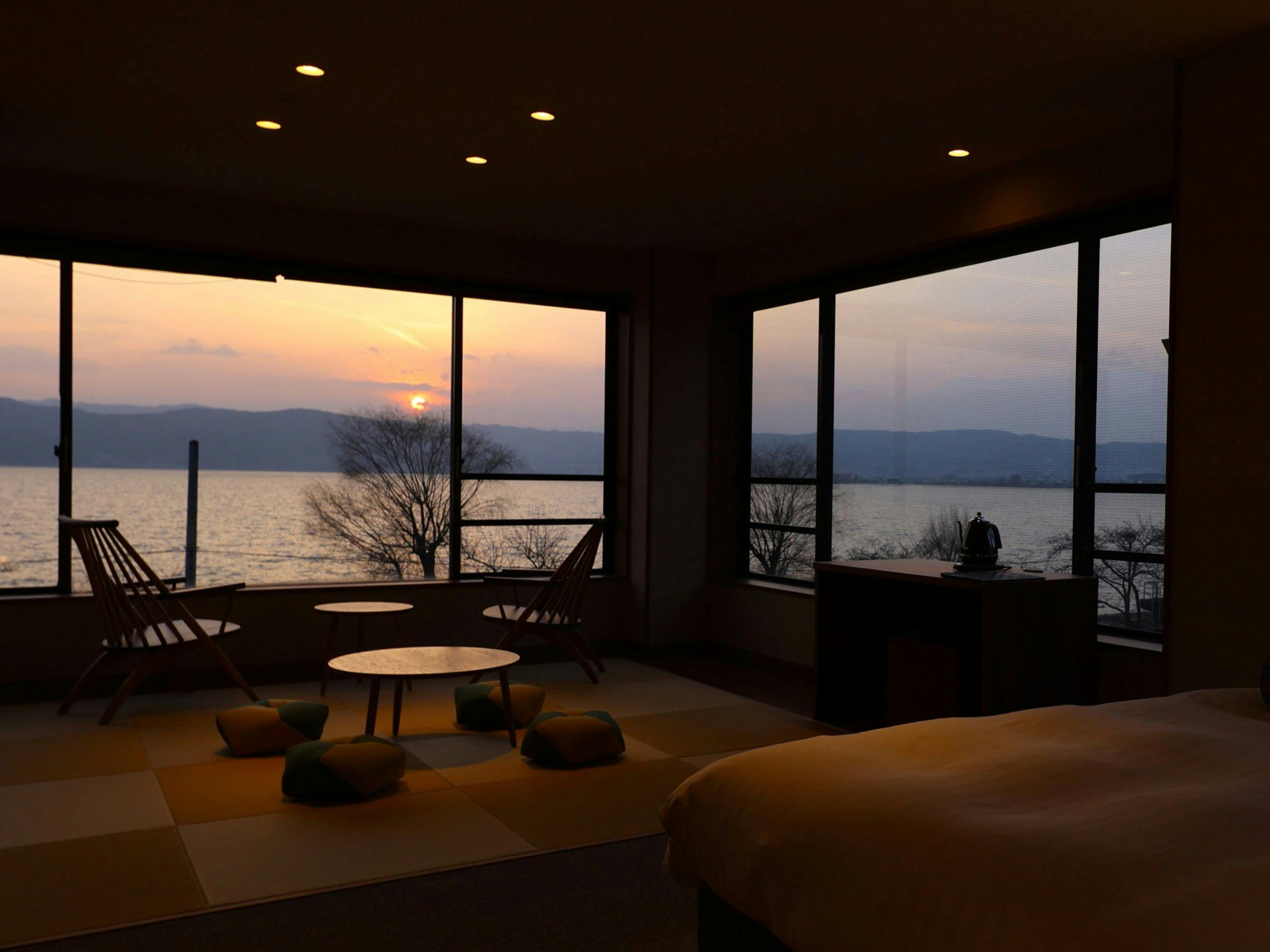 Suwakoen Inn by Lake Suwa