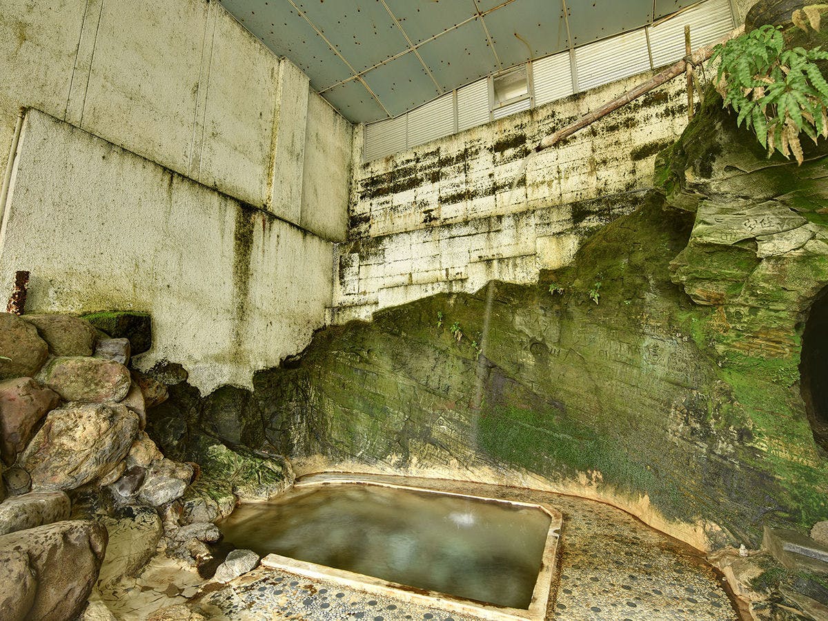 *อ่างหิน / "ทาคายู". กรุณาเพลิดเพลินกับน้ำตก.