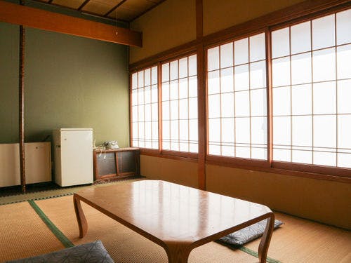 *旧館山側和室／山側の静かな和室です。