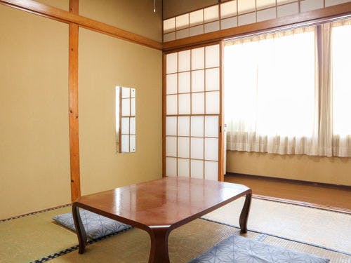 *旧館山側和室／山側の静かな和室です。