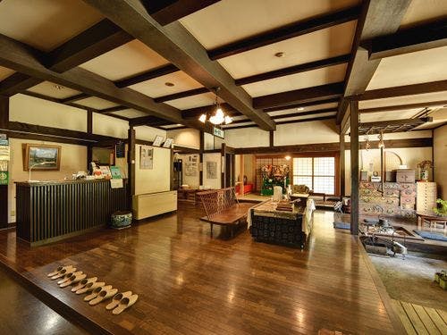 *ロビー(昼)／ゆっくりとお寛ぎください