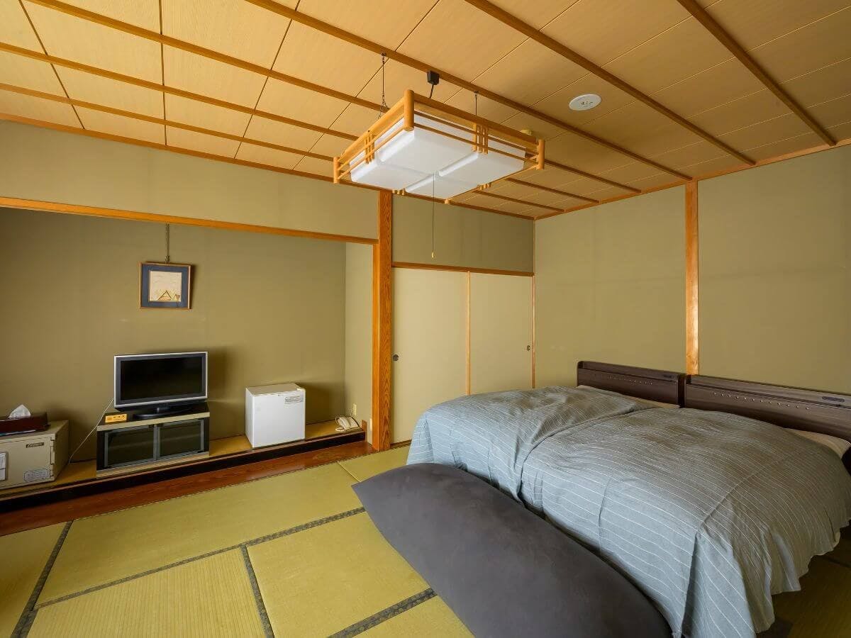 Kokumin Shukusha Sanshien