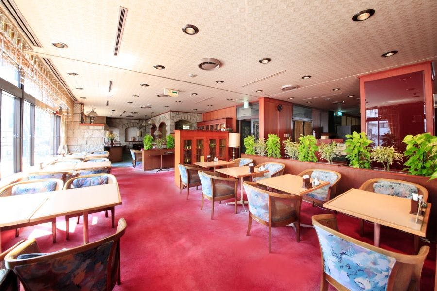 ร้านอาหาร (เปิดให้บริการเฉพาะอาหารเช้า)