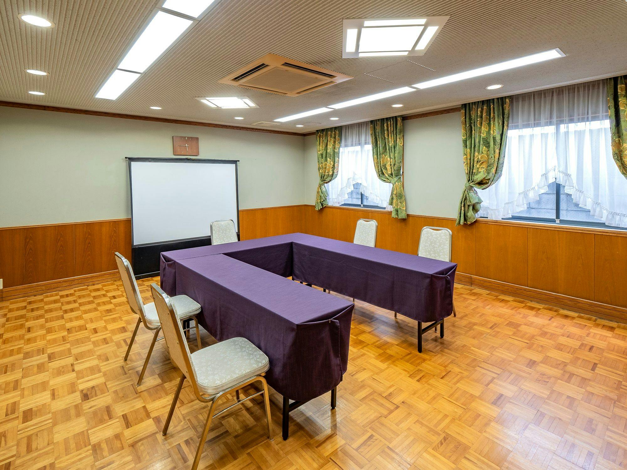 【ห้องประชุม】30 ตารางเมตร (มีค่าใช้จ่าย)