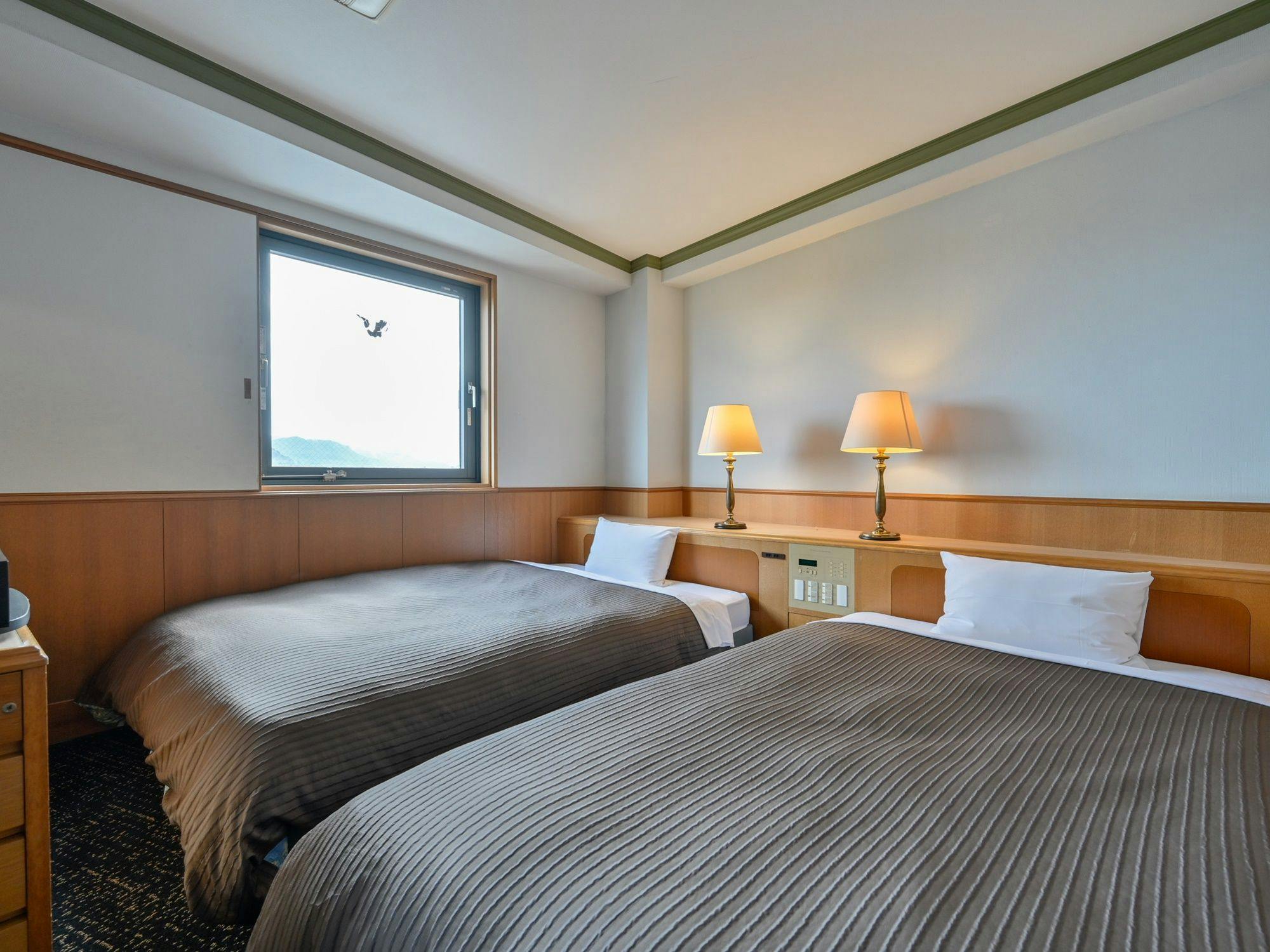 Deluxe Twin: ความกว้างเตียง 130 ซม. และ 140 ซม.