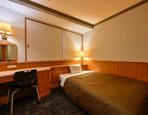 スタンダードシングル：ベッド幅140cm