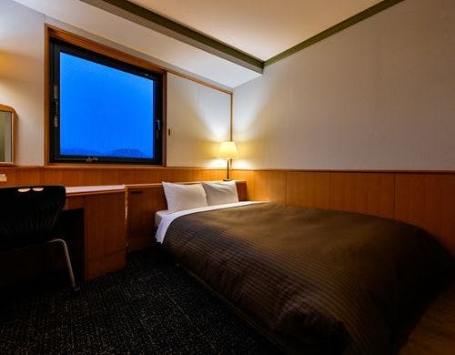 スタンダードダブル：ベッド幅140cm