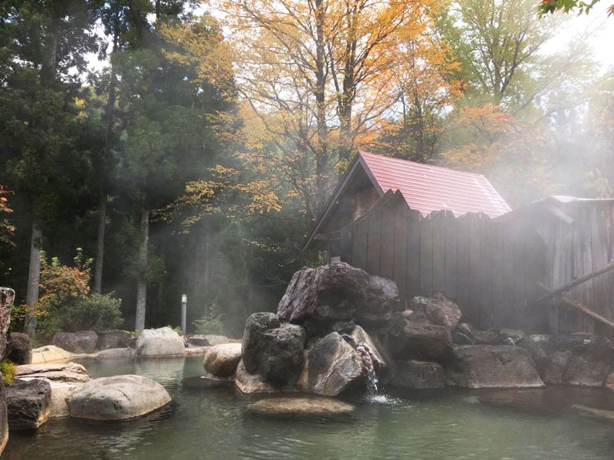 บ่อน้ำพุร้อนกลางแจ้ง