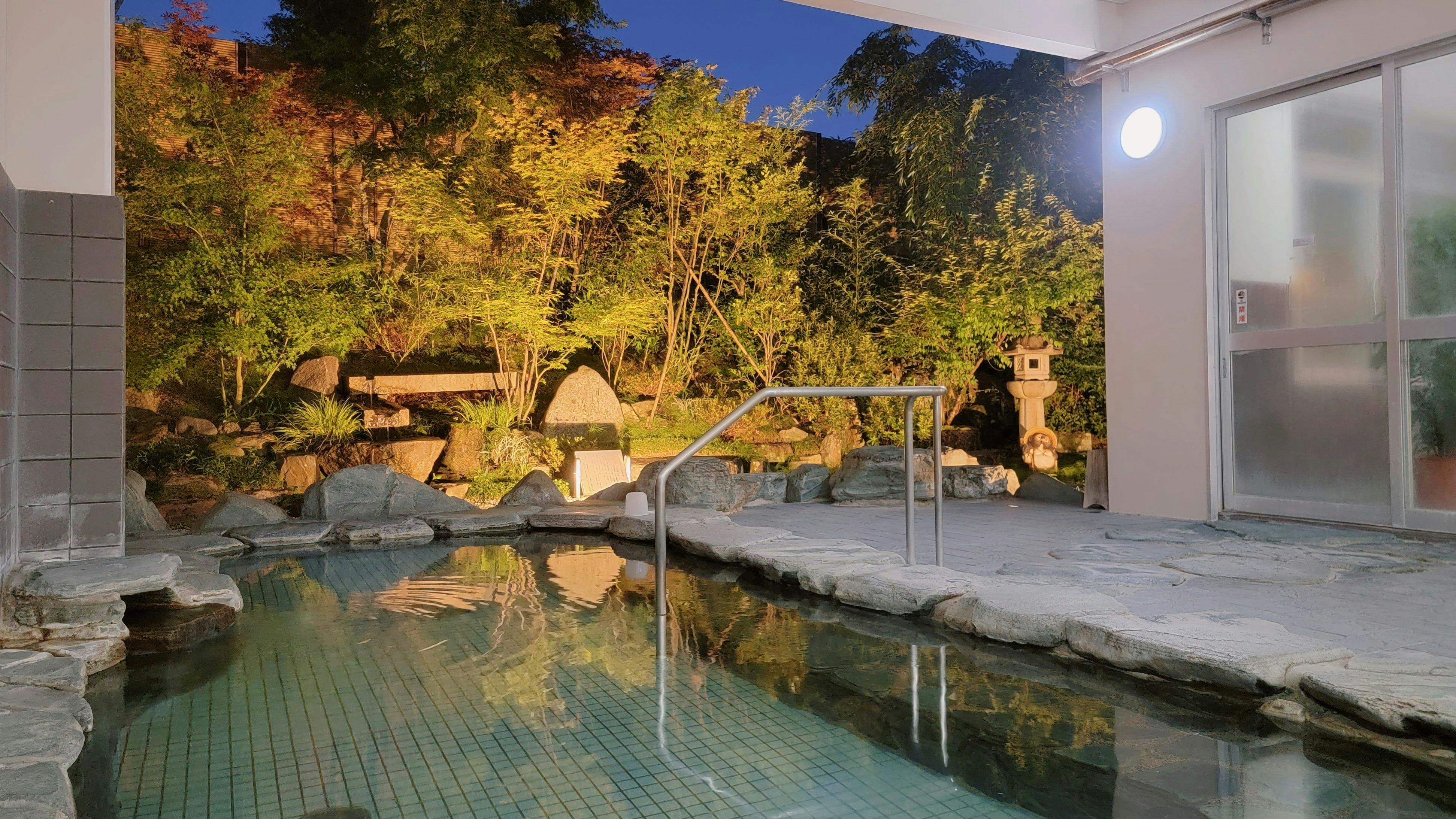 天然溫泉露天浴池