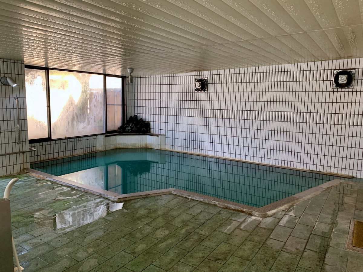 *ห้องอาบน้ำสาธารณะชาย