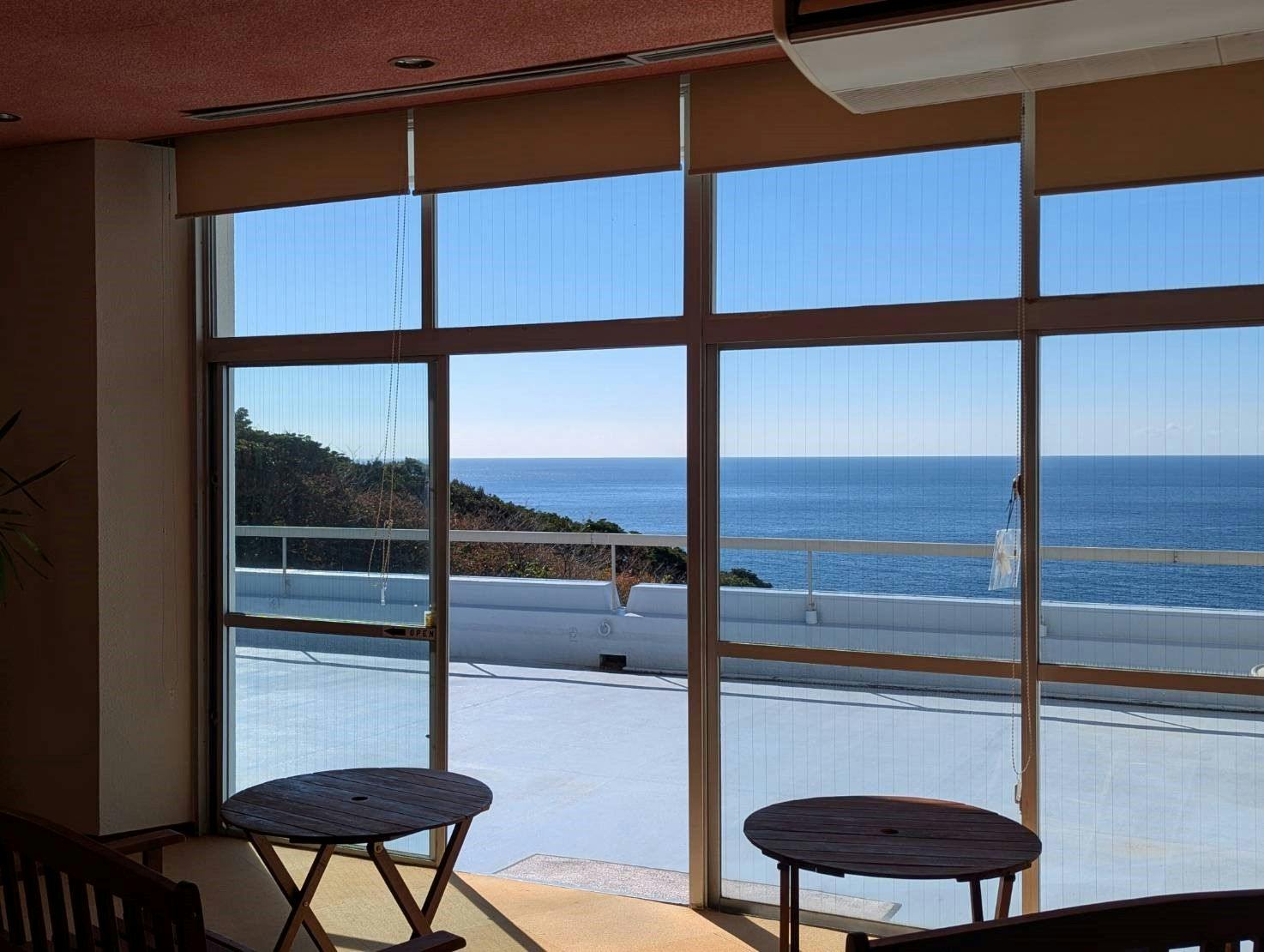 จากระเบียงชมวิว คุณสามารถมองเห็นมหาสมุทรแปซิฟิก